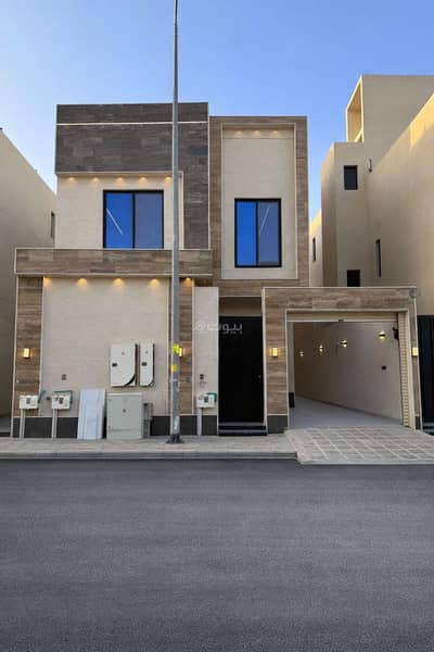 دور 3 غرف نوم للبيع في شرق الرياض، الرياض - أدوار سكنية للبيع في الجنادرية