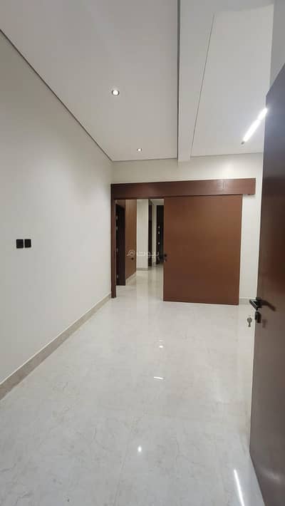 5 Bedroom Apartment for Sale in East Riyadh, Riyadh - A unique housing opportunity in the Al-Bayan East Riyadh neighborhood. An developed location close to all services.