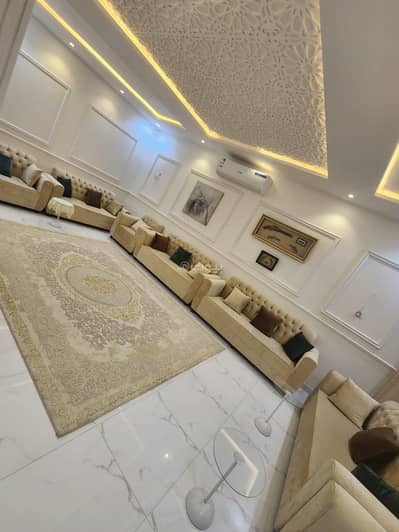 فیلا 4 غرف نوم للايجار في جنوب الرياض، الرياض - فيلا للإيجار في عكاظ، الرياض