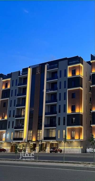 6 Bedroom Apartment for Sale in North Jeddah, Jeddah - Five-bedroom apartment in Al-Worood district, Jeddah for sale