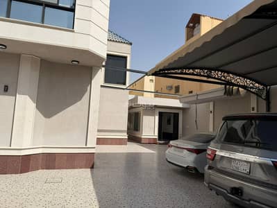 فیلا 11 غرف نوم للبيع في شرق الرياض، الرياض - فيلا 15 غرفة للبيع في منطقة الرياض، حي النهضة، شارع أبي عثمان السلمي