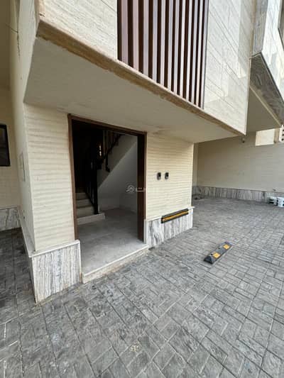 دور 1 غرفة نوم للبيع في شمال الرياض، الرياض - دور للبيع في شارع المدارة, حي المروج, مدينة الرياض, منطقة الرياض