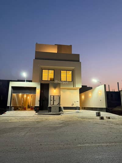 3 Bedroom Floor for Sale in East Riyadh, Riyadh - Role for sale in Al-Marjan, Riyadh