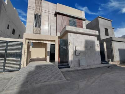 4 Bedroom Villa for Sale in East Riyadh, Riyadh - Villa For Sale in Al Janadriyah, Riyadh
