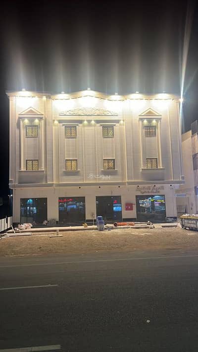 Commercial Building for Rent in Al Aqoul, Madina - A new building for investment in the eastern part of the city, luxurious.