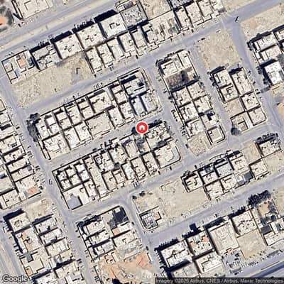 Residential Land for Sale in North Riyadh, Riyadh - For sale: land with a villa (rest house) built on it in Al-Qayrawan neighborhood.