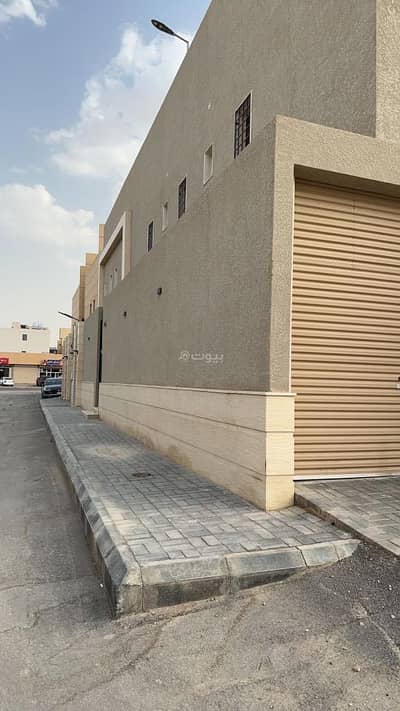 7 Bedroom Villa for Sale in North Riyadh, Riyadh - Duplex villa with an apartment that was robbed for sale
