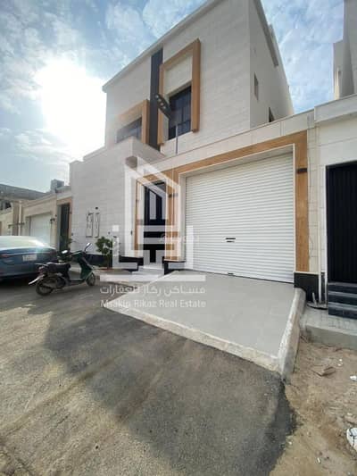 3 Bedroom Apartment for Rent in North Riyadh, Riyadh - Top floor apartment with terrace in a villa for rent