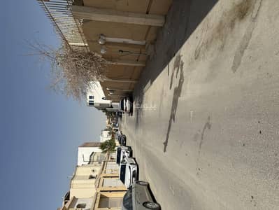 ارض سكنية  للبيع في غرب الرياض، الرياض - ارض مساحة 300 متر مربع