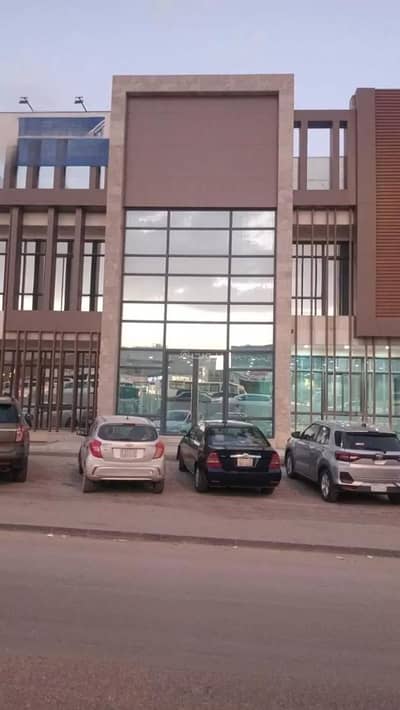 6 Bedroom Residential Building for Rent in North Riyadh, Riyadh - Commercial Building for Full Rent or Sale – Riyadh (Al Wadi District | Abu Bakr Al Siddiq Service Road)