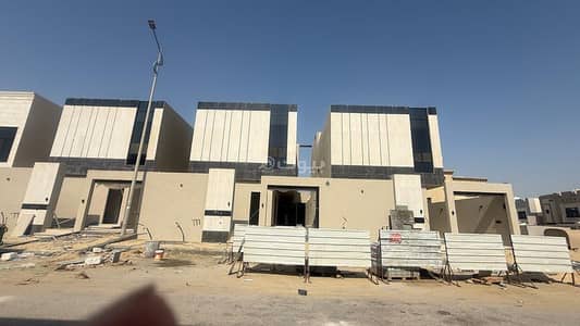 7 Bedroom Villa for Sale in Al Shulah, Dammam - A villa for sale, detached, in Al-Shuhlah neighborhood