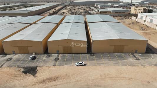 مستودع  للايجار في شرق الرياض، الرياض - مستودعات للايجار في حي السلي