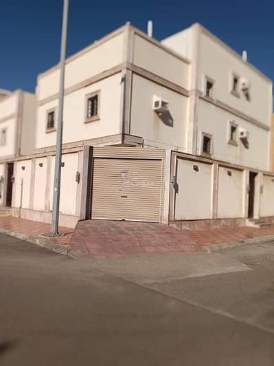 10 Bedroom Villa for Sale in North Jeddah, Jeddah - A distinctive villa in Al-Salehia district – suitable for family living