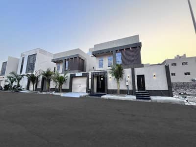 7 Bedroom Villa for Sale in North Jeddah, Jeddah - A villa consisting of 7 bedrooms for sale in Al-Yaqout, Jeddah