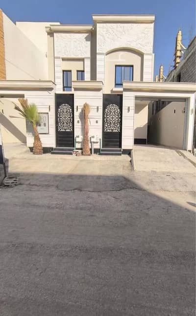 6 Bedroom Floor for Sale in East Riyadh, Riyadh - Floor For Sale in Al Janadriyah, Riyadh