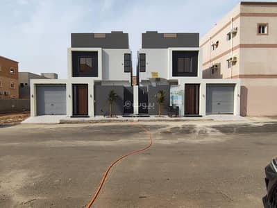 9 Bedroom Villa for Sale in North Jeddah, Jeddah - Luxurious villa for sale in Al Riyadh district