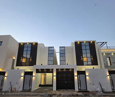 10 Bedroom Villa for Sale in North Jeddah, Jeddah - Luxurious villa for sale in Rahmaniya neighborhood