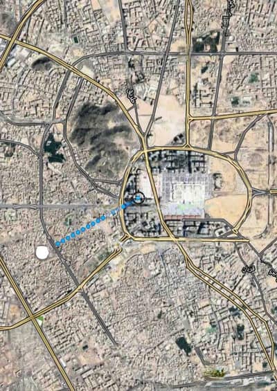 8 Bedroom Floor for Sale in Al Usayfirin, Madina - For sale: a house in Al-Harra Al-Gharbiyah, near the Prophet's Mosque.