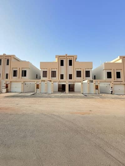 4 Bedroom Floor for Sale in South Riyadh, Riyadh - For sale, a ground floor apartment with its own title deed in Al-Okaaz neighborhood.