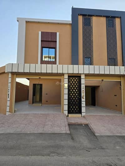 5 Bedroom Floor for Sale in South Riyadh, Riyadh - For sale, an upper floor with an annex in the Al-Okaaz neighborhood, considered both a residence and an investment at the same time.