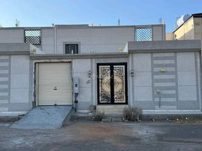 5 Bedroom Floor for Sale in Madinah Industrial City, Madina - 5 bedrooms for sale in the industrial city