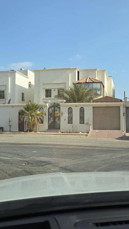 Villa for sale in Al-Shati neighborhood