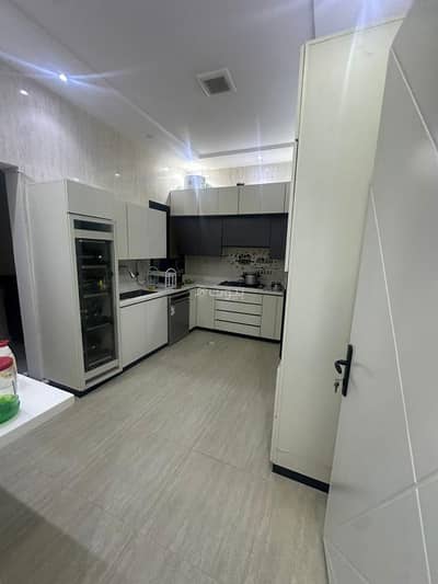 4 Bedroom Floor for Rent in South Riyadh, Riyadh - Floor For Rent in Okaz, Riyadh