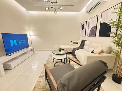 شقة 2 غرفة نوم للايجار في شمال جدة، جدة - غرفتا نوم راقيتان | مساحة كبيرة وتلفزيون 70 بوصة | وحدة للإيجار بالكامل في جدة، المملكة العربية السعودية