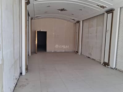 عمارة سكنية 5 غرف نوم للايجار في شمال الرياض، الرياض - مكاتب ومعارض للإيجار – شارع التخصصي