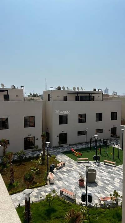 4 Bedroom Villa for Rent in Al Hizam Al Thahabi, Al Khobar - Al-Ahmadiyah Residential Complex - Luxury villas for rent in Al Khobar