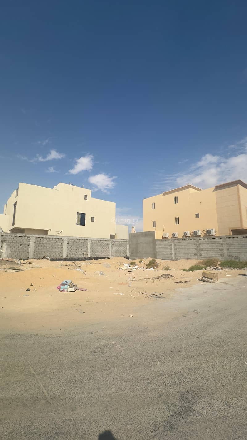 A distinctive land for sale in the Al-Hamra neighborhood, priced at 500,000 Riyals.