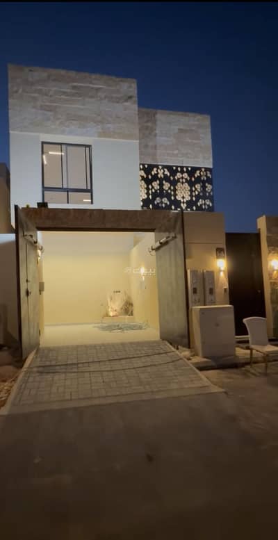 5 Bedroom Villa for Sale in East Riyadh, Riyadh - Townhouse for Sale in Al Janadriyah, East Riyadh