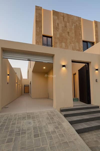 دور 3 غرف نوم للبيع في شرق الرياض، الرياض - دور سكني للبيع في الجنادرية