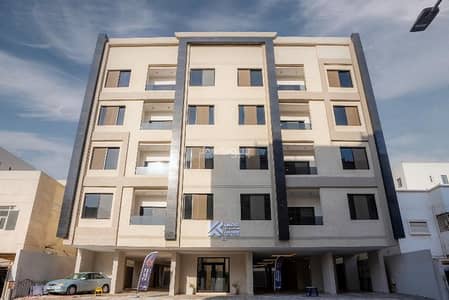 6 Bedroom Floor for Sale in North Jeddah, Jeddah - 6-room apartment front