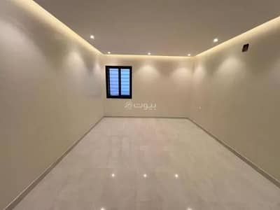 6 Bedroom Floor for Sale in South Riyadh, Riyadh - Floor for Sale in Al Aziziyah, South Riyadh