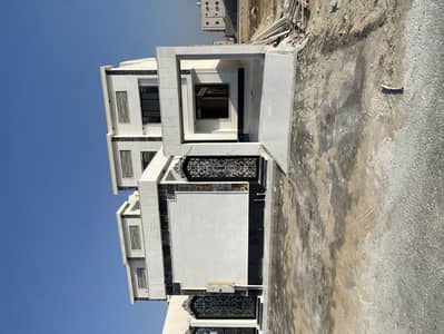 6 Bedroom Villa for Sale in Ishbiliyah, Al Jubail - Villa for sale in Al-Aziziyah, Jubail for one million and 100 thousand