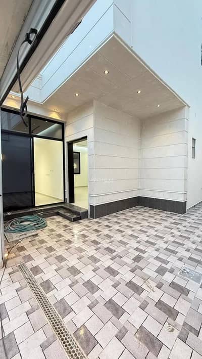 4 Bedroom Villa for Sale in South Riyadh, Riyadh - Villa For Sale in Al Aziziyah, Riyadh