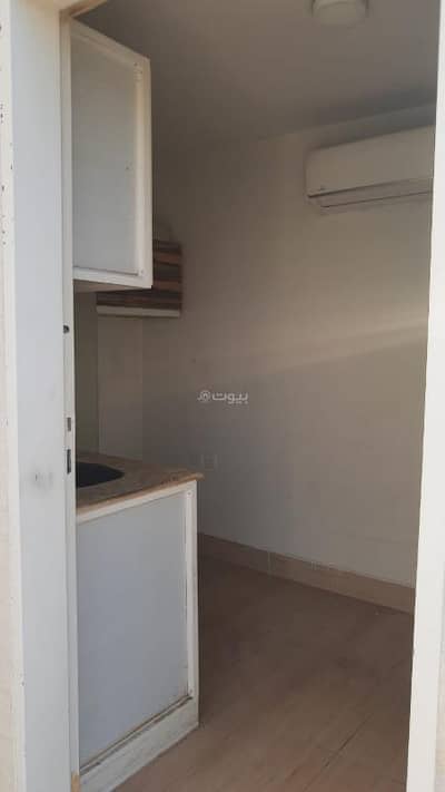 دور 3 غرف نوم للايجار في شمال الرياض، الرياض - دور أرضي واسع فيه كراج وغرفة سائق