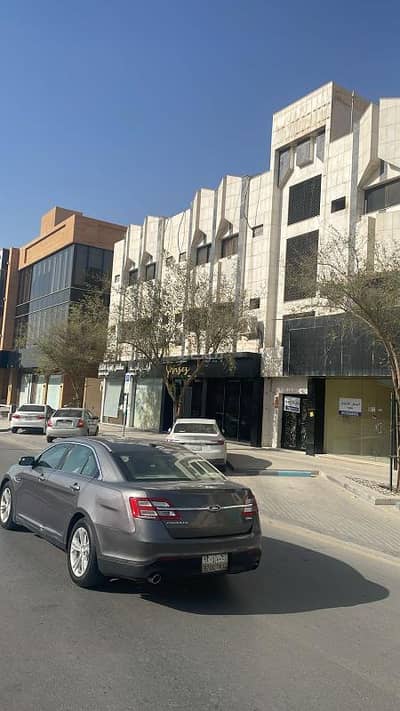 عمارة سكنية 4 غرف نوم للايجار في شمال الرياض، الرياض - شقة للإيجار في العليا، الرياض