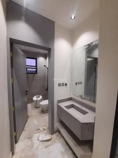 دور 4 غرف نوم للبيع في جنوب الرياض، الرياض - دور للبيع في شارع مالك بن الحارث, حي بدر, مدينة الرياض