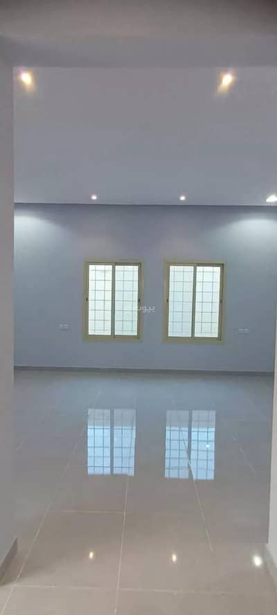 11 Bedroom Villa for Sale in South Riyadh, Riyadh - Villa For Sale in Uraidh, Riyadh