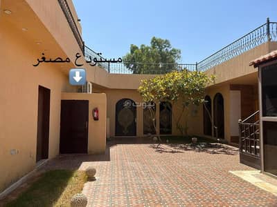 9 Bedroom Villa for Sale in Al Yamamah, Dhurma - Villa consisting of two floors for sale in Al Yamama, Dhurma.