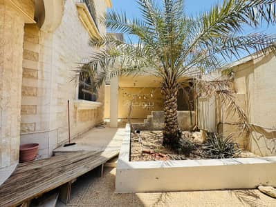 فیلا 4 غرف نوم للبيع في الظهران - فيلا 6 غرف للبيع في الظهران