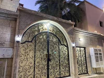 ارض سكنية  للبيع في شمال جدة، جدة - أرض للبيع في شارع محمد الأمير, حي الربوة, مدينة جدة, منطقة مكة المكرمة