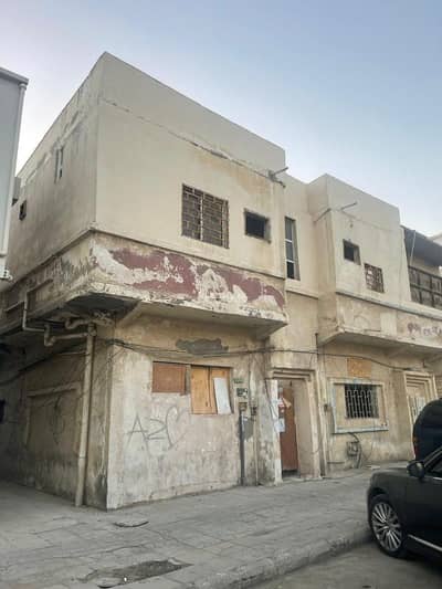 Residential Building for Sale in Thuqbah, Al Khobar - House demolished with a hole for sale