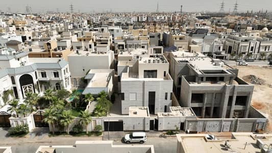 فیلا 10 غرف نوم للبيع في شمال الرياض، الرياض - فيلا للبيع في حي الملقا