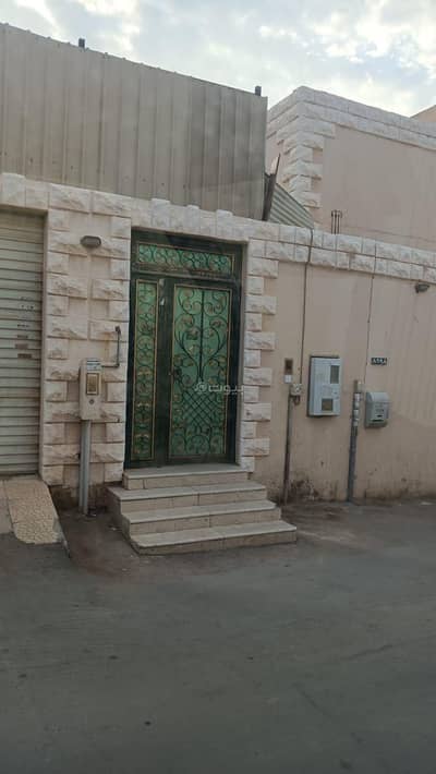 دور 5 غرف نوم للبيع في غرب الرياض، الرياض - دور للبيع في شبرا، غرب الرياض