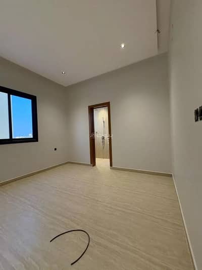 دور 5 غرف نوم للبيع في غرب الرياض، الرياض - دور للبيع في شارع الحواتم, حي ديراب, مدينة الرياض, منطقة الرياض