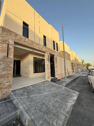 4 Bedroom Villa for Sale in South Riyadh, Riyadh - Duplex villa in a prime location