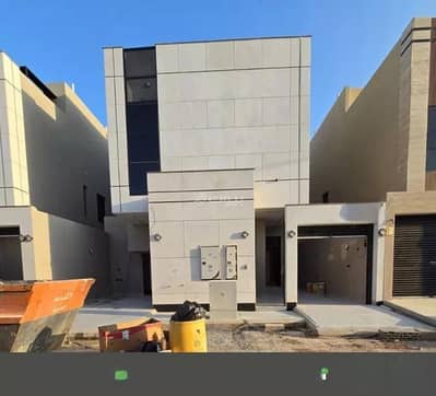 دور 5 غرف نوم للبيع في شرق الرياض، الرياض - طابق للبيع في حي الجنادرية، الرياض